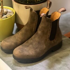 Blundstone Women’s High Top Boots *Like New*